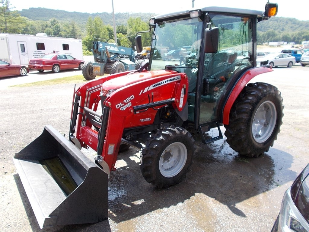 Massey Ferguson 1635 Tractor Dl1 Ldr W 6 Bkt 4wd 1 Remote 540 Pto Farm Equipment Machinery Tractors 4wd Tractors Online Auctions Proxibid