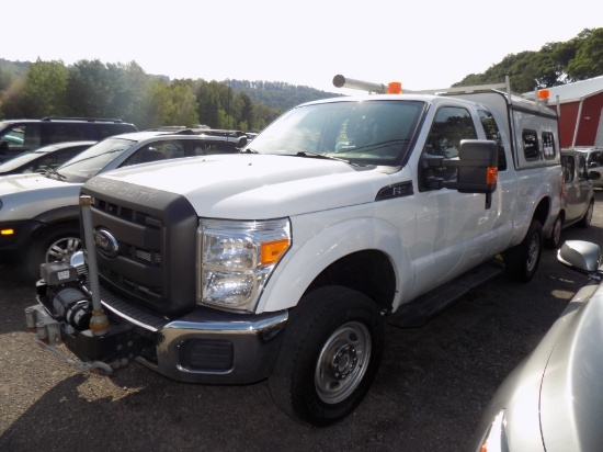 2014 Ford F250 Super Duty, White, 4WD, Front Winch, Extended Cab, Automatic