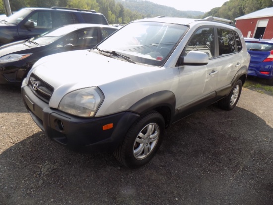 2008 Hyundai Tucson, Silver, V6, 4WD, Auto, 138,165 Mi., Vin# KM8JN72D98U76