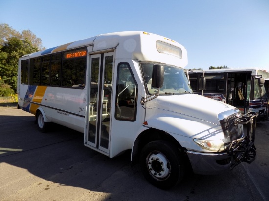 2010 IH 3200, Thor Body, Aerolite, 22 Pass. Bus w/ Wheel Chair Lift, Maxxfo