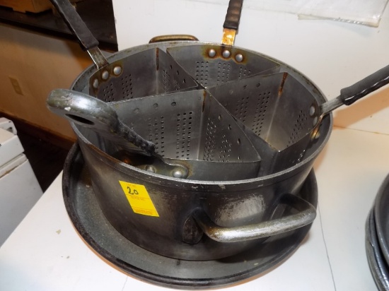 Lg. SS Pot w/4 Partitions for Multi Cooking & Chicago Deep Dish Pan