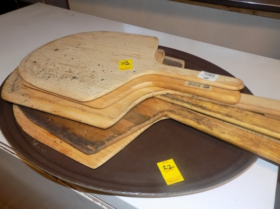 Lg. Serving Tray & (6) Asst. Wood Pizza Paddles