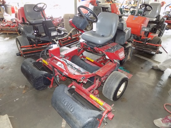 Toro 3100 3-Reel Greens Mower, Briggs & Stratton 2-Cyl Gas Eng, 16HP, 2,128