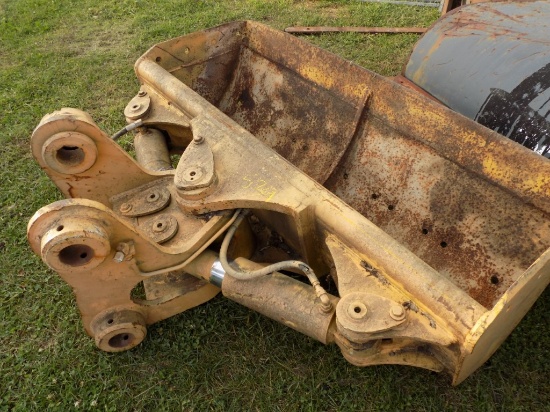 Cat 70'' Hyd Wrist-o-Twist Ditching Bucket