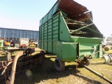 JD Self Unloading Forage Wagon w/ Single Axle Running Gear