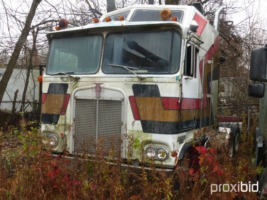 1977 Kenworth K1000, Powered by Cat 3408, V8 Diesel Engine, Equipped with R