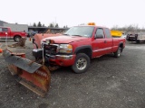 2004 GMC 2500 HD, Red, 4wd, Ext Cab, Hiniker, 8'6'' V Plow, 6.0 V8 Engine,