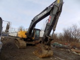 Volvo EC240BLC Excavator, 4' Tooth Bucket, 38'' Hydraulic Thumb, 134'' Widt