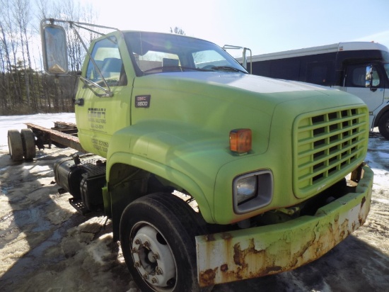 2000 GMC C6500 Truck, Bright Green, Dual Wheels, Automatic, GVW 20,100. 190