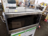 GE SS Microwave - *RETURNED ITEM - SOLD ''AS IS'' - PREVIEW SUGGESTED BEFOR