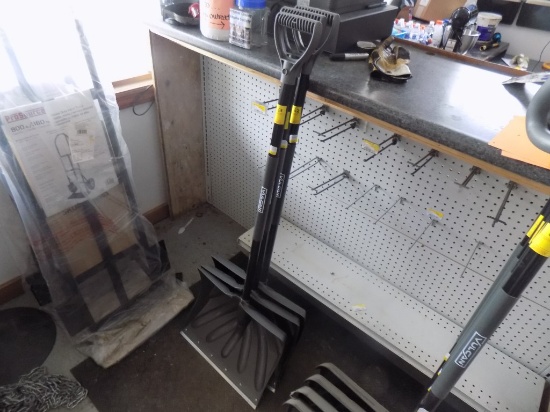 (3) Vulcan Snow Shovels (3 x Bid Price)