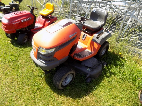 Husqvarna YTH2454 Lawn Tractor, 54'' Deck, 24HP, S/N: 005527    (3258)