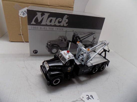 1st Gear 1960 Mack B-61 Tow Truck in 1:34 Scale, ''LAPD''