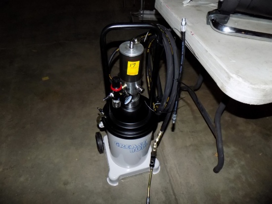 (1) New Pneumatic Grease Pump