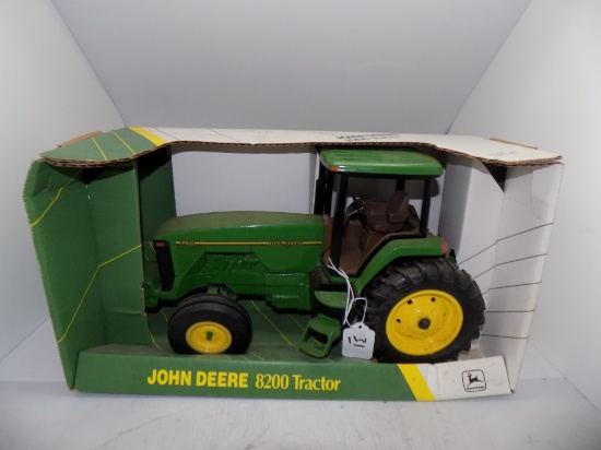 JD 8200 Tractor in 1/16 Scale by Ertl, #5840