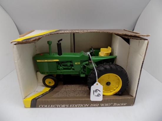 John Deere 1961 4010 Gas Tractor, Narrow Front, Special Edition in 1/16 Sca