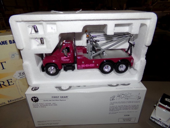 1st Gear Mack Model B-61 Tow Truck In 1:34 Scale, ''Schliers Towing Service