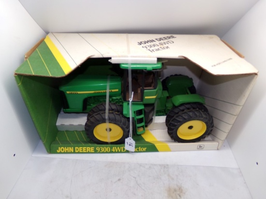 JD 9300 4WD Tractor with Duals, 1:16 Scale, by Ertl
