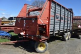 Gehl 970 Self Unloading Forage Wagon, On Tandem Axle Running Gear (7027)