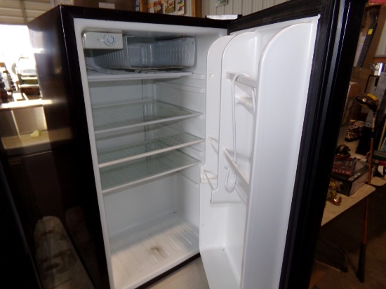Haier Dorm Sized Refrigerater