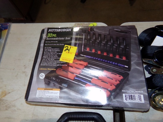 Pittsburgh 32 Pc Screwdriver Set