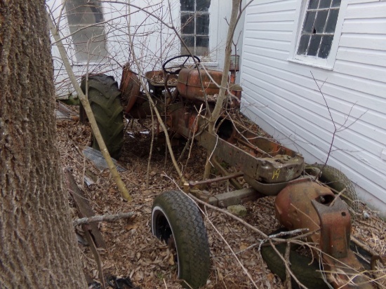 Allis Chalmers D14 Wide Front Tractor for Parts or Restoration, Missing Eng