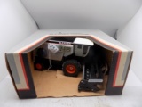 AC/Gleaner with Grain Head, from Early 80's, NIB, 1:24 Scale, By Scale Mode