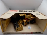 NH TR96 Combine w/ 2 Heads, ''SpecialEdition'', NIB, 1/32 Scale, by Ertl