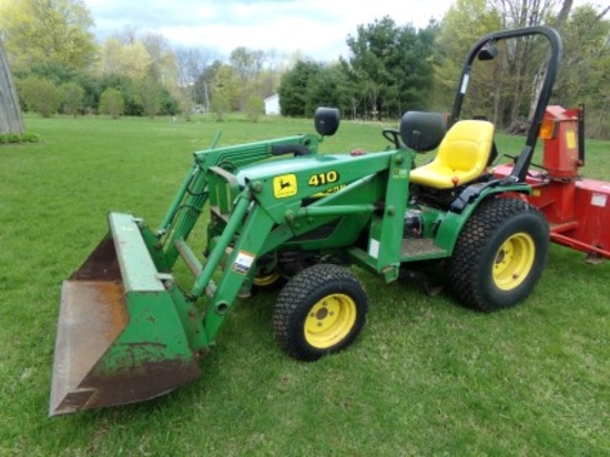 John Deere 4100 HST 4WD Compact Tractor with 410 Loader, 3PT Hitch, PTO Hyd