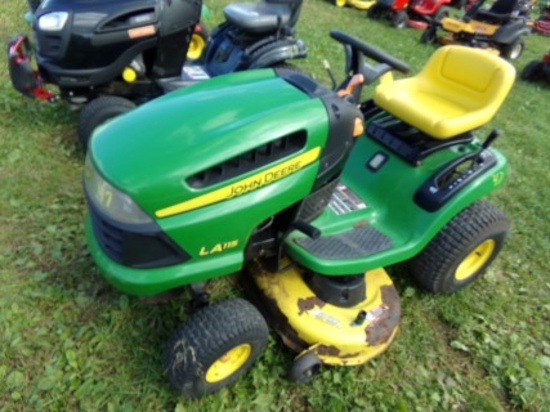 JD LA115 Lawn Tractor w/ 42'' Deck, 295 Hours, S/N 087639, Small Crack in S