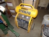 Dewalt 4/5 Gallon Air Commpressor