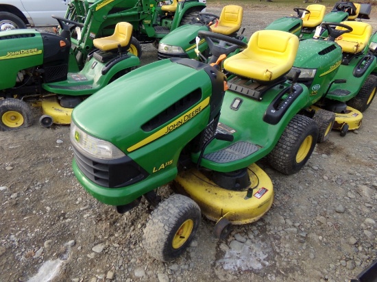 JD LA115, 42'' Deck, 19.5 HP, Starts, Runs & Has Engine Noise, S/N 349582,