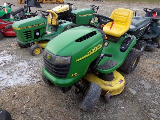 JD L118 Automatic, 22 HP, V-Twin, 42'' Deck, 245 Hrs, Runs and Works, Bent