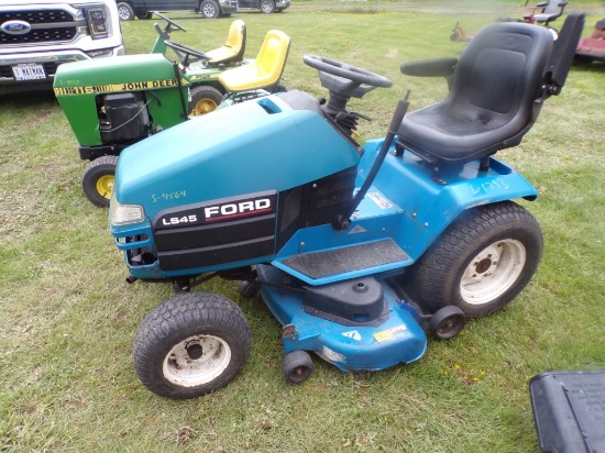 Ford LS45 Ford Riding Lawn Tractor, 42'' Deck, 16HP Kohler, s/n9861900 (456
