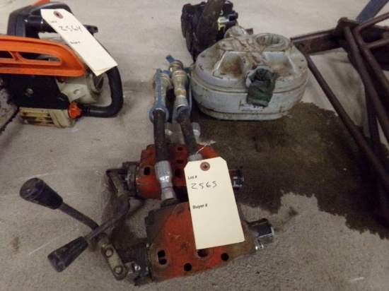 (2) Hydraulic Pumps & Valves (2565)