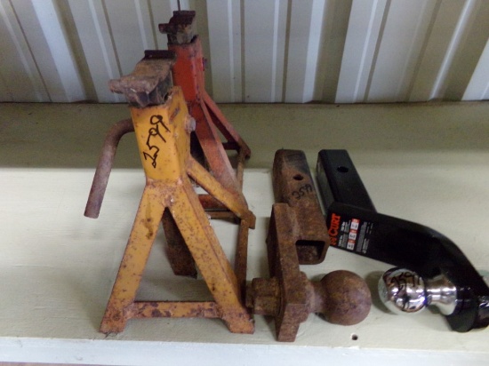 (2) Jack Stands  (2)  (2) Hitches (2599)