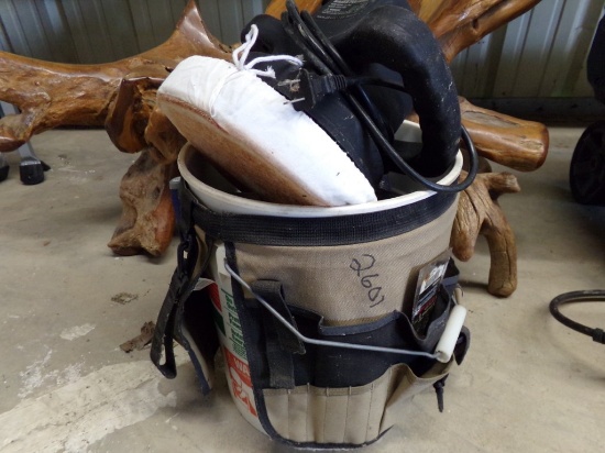 White Bucket with Painting Tools and Buffer (2601)