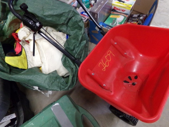Bag of Life Jackets - Red Spreader (2609)