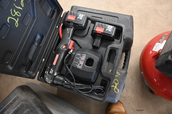 5 Gal Oil Pump and Bottle Jack (2813)