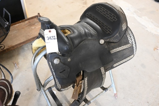 Black Western Saddle (2832)
