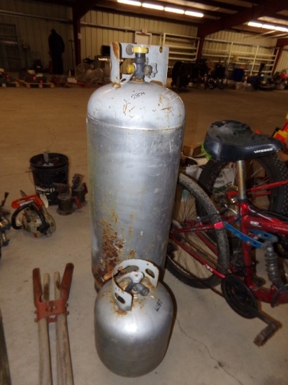 (2) Propane Tanks 100lbs & 20lbs (#2874)