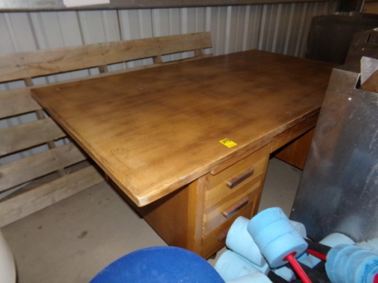 7 Drawer Oak Executive Desk (#2993)