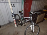 Gauntlet Bike, Fischer Skiis w/Poles
