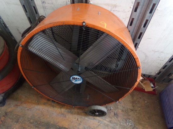 MaxxAir 36'' Barn Fan, Missing one Wheel