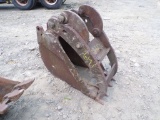 Case 18'' Backhoe Bucket with Manual Thumb