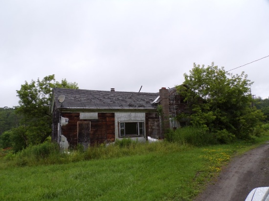 "Sale / Serial #: 34, Oxford, Address: 107 Moore Ln , Lot Size:   57.67 Acr