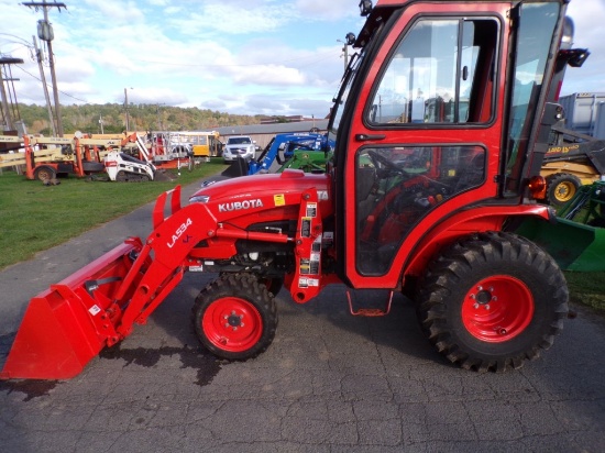 Kubota B3350 4WD Compact Tractor w/Loader and Sims Hard Door Cab, R4 Tires,