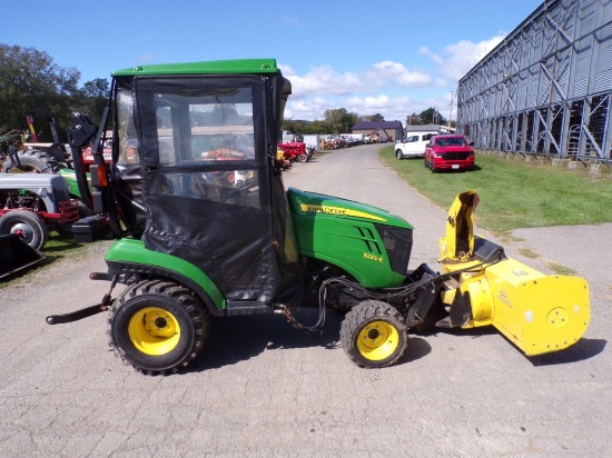 John Deere 1023E Compact Tractor w/54'' Drive Over Auto Connect Mower Deck,