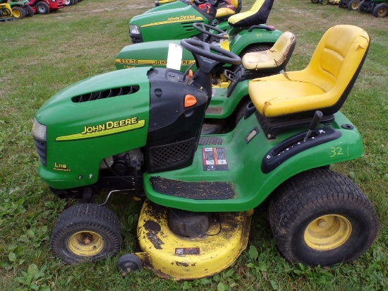 John Deere L118 Automatic Riding Mower w/38'' Deck, 22 HP Briggs & Stratton