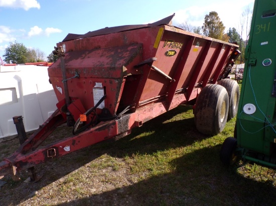 Meyer V-Force 7500 Super Spreader, Tandem Axle, Manure Spreader, 3 Augers (